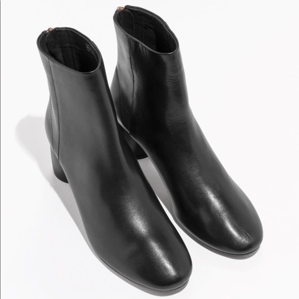 & Other Stories (Women’s 7) Leather Booties